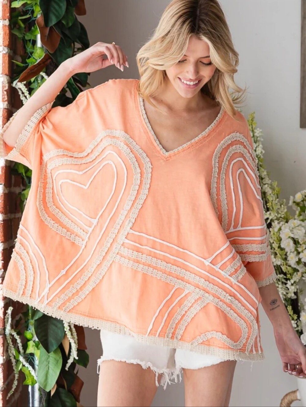 OLI & HALI PEACH LACE WASHED CONNECTIVE HEARTS V-NECK TOP OVERSIZE SMALL